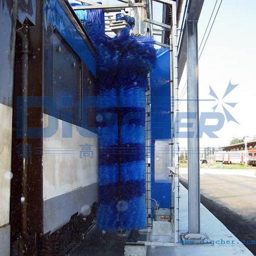 地鐵車(chē)輛側(cè)面刷洗